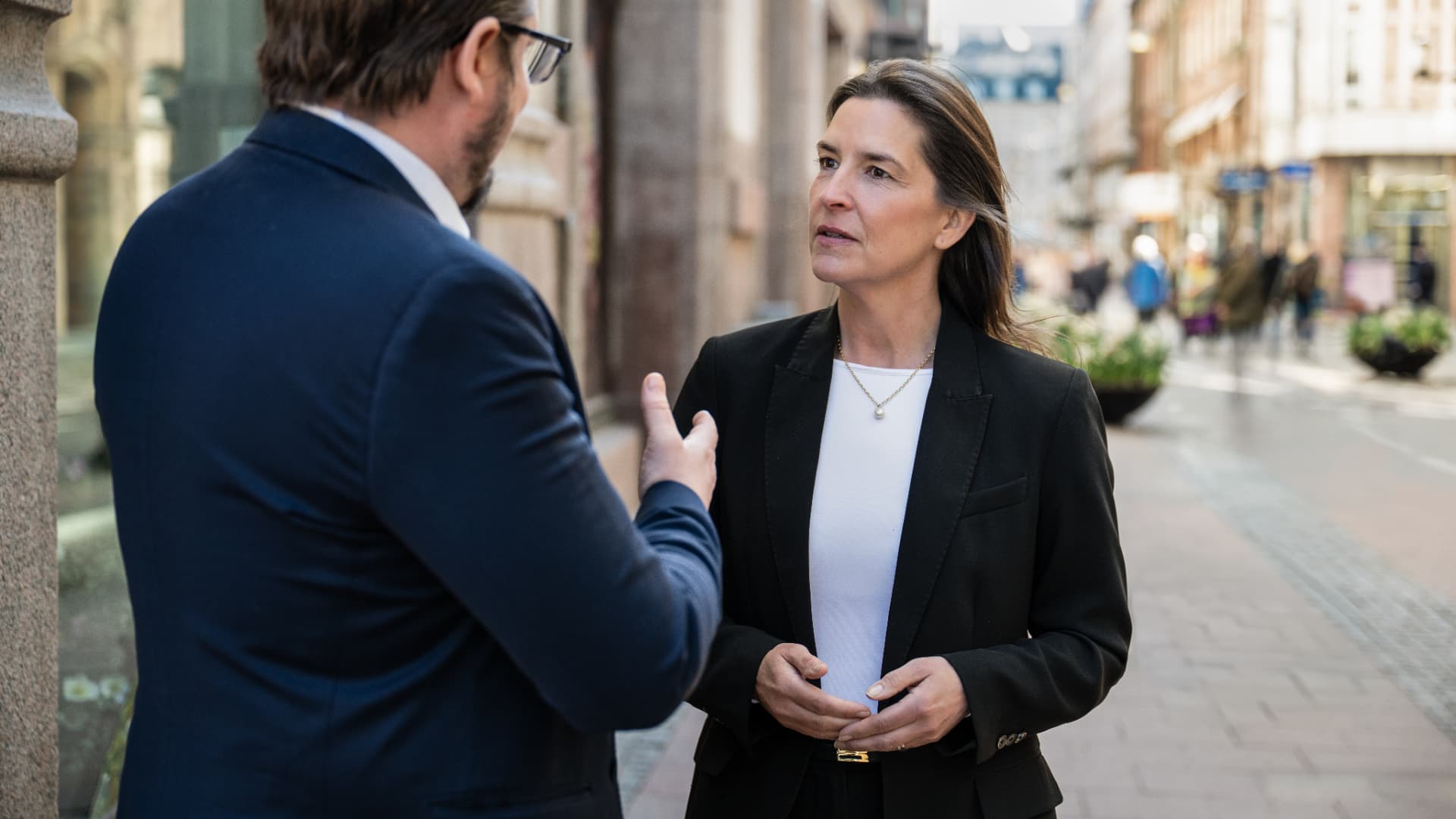 To rådgivere i samtale